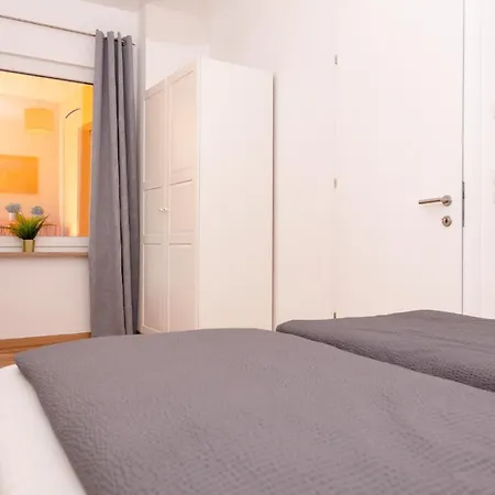 Living Апартаменты *